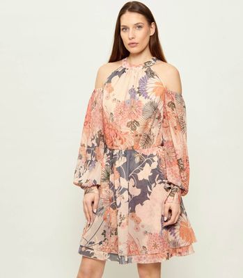 Sukienka Guess ze sklepu: Gomez Fashion Store w kategorii: Sukienki - zdjęcie 874714-BD9-10338_GJ262W000003U07