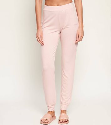 Spodnie damskie w sportowym stylu Guess Underwear ze sklepu: Gomez Fashion Store w kategorii: Spodnie damskie - zdjęcie 874714-BD9-10338_GB262W000006D82