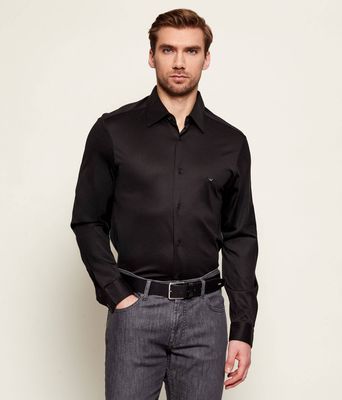 Koszula męska z klasycznym kołnierzykiem Emporio Armani ze sklepu: Gomez Fashion Store w kategorii: Koszule męskie - zdjęcie 874714-BD9-10338_EA262M000056M13