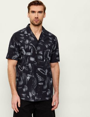 Koszula męska na lato HUGO ze sklepu: Gomez Fashion Store w kategorii: Koszule męskie - zdjęcie 874714-BD9-10338_BU262M000060001