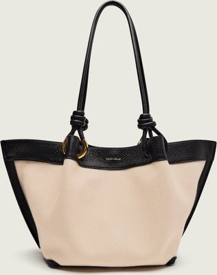 Shopper bag Coccinelle ze sklepu: Gomez Fashion Store w kategorii: Torby Shopper bag - zdjęcie 874714-BD9-10338_CL262W000019846
