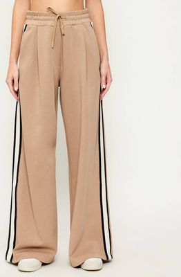 Weekend MaxMara - Spodnie damskie na wiosnę ze sklepu: Gomez Fashion Store w kategorii: Spodnie damskie - zdjęcie 874714-BD9-10338_MW261W000028003