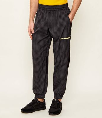Spodnie męskie wiosenne EA7 ze sklepu: Gomez Fashion Store w kategorii: Spodnie męskie - zdjęcie 874714-BD9-10338_E7262M000149C51