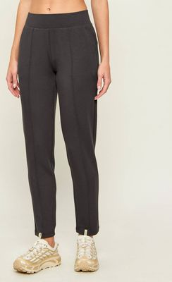 Spodnie damskie sportowe wiosenne EA7 ze sklepu: Gomez Fashion Store w kategorii: Spodnie damskie - zdjęcie 874714-BD9-10338_E7262W000007G52