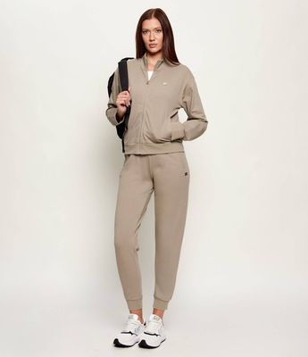 Dres damski casual EA7 ze sklepu: Gomez Fashion Store w kategorii: Dresy damskie - zdjęcie 874714-BD9-10338_E7262W000073F78