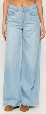 Liu Jo - Jeansy damskie na lato ze sklepu: Gomez Fashion Store w kategorii: Jeansy damskie - zdjęcie 874714-BD9-10338_LJ262W00003233A