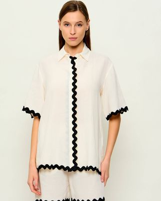 Koszula damska na wiosnę HUGO ze sklepu: Gomez Fashion Store w kategorii: Koszule damskie - zdjęcie 874714-BD9-10338_BU262W000054115