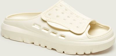 Klapki męskie na lato UGG ze sklepu: Gomez Fashion Store w kategorii: Klapki męskie - zdjęcie 874714-BD9-10338_UG262M000011263