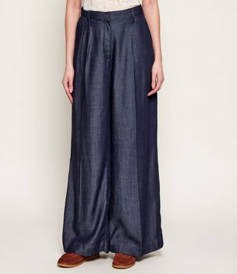 Spodnie damskie wiosenne Karl Lagerfeld ze sklepu: Gomez Fashion Store w kategorii: Spodnie damskie - zdjęcie 874714-BD9-10338_KL261W000028C70