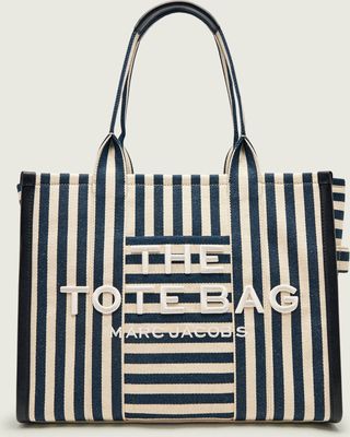 Shopper bag wakacyjna Marc Jacobs ze sklepu: Gomez Fashion Store w kategorii: Torby Shopper bag - zdjęcie 874714-BD9-10338_MJ262W000007455