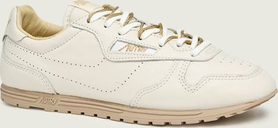 Buty sportowe damskie na wiosnę Autry ze sklepu: Gomez Fashion Store w kategorii: Buty sportowe damskie - zdjęcie 874714-BD9-10338_AU262W000012011