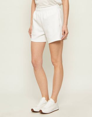 Szorty casual Lacoste ze sklepu: Gomez Fashion Store w kategorii: Szorty - zdjęcie 874714-BD9-10338_LA262W000039129