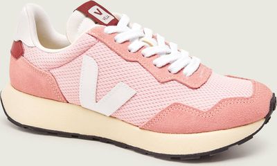 Buty sportowe damskie wiosenne VEJA ze sklepu: Gomez Fashion Store w kategorii: Buty sportowe damskie - zdjęcie 874714-BD9-10338_VH262W000005075
