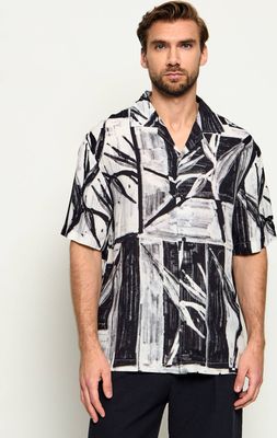 Koszula męska z klasycznym kołnierzykiem HUGO ze sklepu: Gomez Fashion Store w kategorii: Koszule męskie - zdjęcie 874714-BD9-10338_BU264M000041001