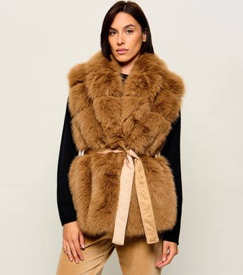 Kamizelka damska casual Marc Cain ze sklepu: Gomez Fashion Store w kategorii: Kamizelki damskie - zdjęcie 874714-BD9-10338_CR265W000031620