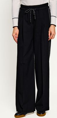 Spodnie damskie sportowe Marc Cain ze sklepu: Gomez Fashion Store w kategorii: Spodnie damskie - zdjęcie 874714-BD9-10338_CR265W000047900