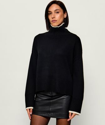 Sweter damski casual Pinko ze sklepu: Gomez Fashion Store w kategorii: Swetry damskie - zdjęcie 874714-BD9-10338_PI264W000044099