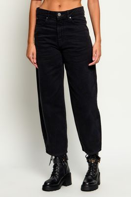 Jeansy damskie na wiosnę w miejskim stylu Pinko ze sklepu: Gomez Fashion Store w kategorii: Jeansy damskie - zdjęcie 874714-BD9-10338_PI264W000092099