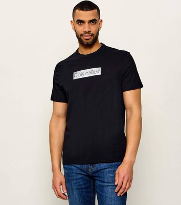T-shirt męski w stylu młodzieżowym Calvin Klein ze sklepu: Gomez Fashion Store w kategorii: T-shirty męskie - zdjęcie 874714-BD9-10338_CK264M000020544