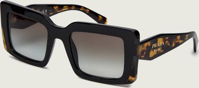 Okulary przeciwsłoneczne damskie PRADA ze sklepu: Gomez Fashion Store w kategorii: Okulary przeciwsłoneczne damskie - zdjęcie 874714-BD9-10338_PP262W000002333