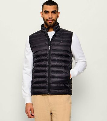 Kamizelka męska na jesień Tommy Hilfiger ze sklepu: Gomez Fashion Store w kategorii: Kamizelki męskie - zdjęcie 874714-BD9-10338_TH262M000390D12