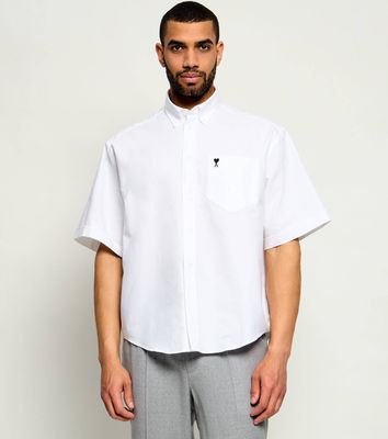 Koszula męska z kołnierzykiem button down AMI Paris ze sklepu: Gomez Fashion Store w kategorii: Koszule męskie - zdjęcie 874714-BD9-10338_AI262M000016011