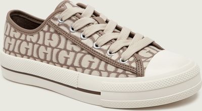 Trampki damskie na wiosnę Guess ze sklepu: Gomez Fashion Store w kategorii: Trampki damskie - zdjęcie 874714-BD9-10338_GU264W000055319