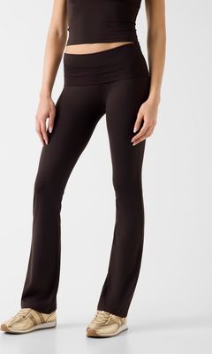 Spodnie damskie w sportowym stylu GUESS ACTIVE ze sklepu: Gomez Fashion Store w kategorii: Spodnie damskie - zdjęcie 874714-BD9-10338_GV264W000010Z53
