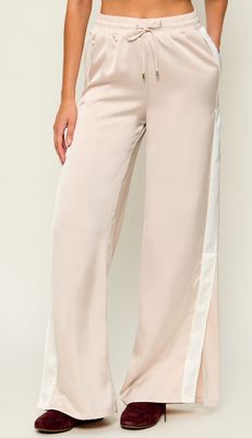 Spodnie damskie na wiosnę Liu Jo Sport ze sklepu: Gomez Fashion Store w kategorii: Spodnie damskie - zdjęcie 874714-BD9-10338_LS264W000038874