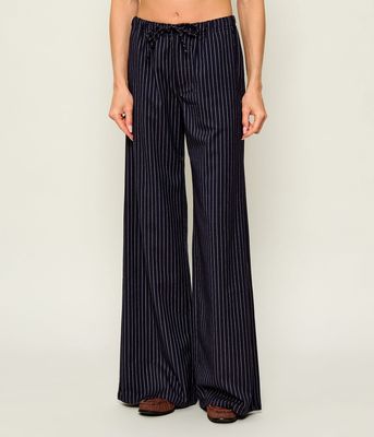 Spodnie damskie Guess Jeans ze sklepu: Gomez Fashion Store w kategorii: Spodnie damskie - zdjęcie 874714-BD9-10338_GE264W000006ZL4