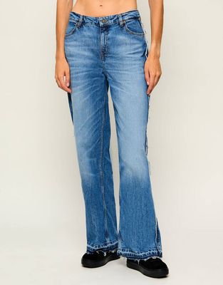 Jeansy damskie Guess Jeans ze sklepu: Gomez Fashion Store w kategorii: Jeansy damskie - zdjęcie 874714-BD9-10338_GE265W00000793E