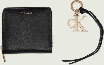 Portfel damski Calvin Klein ze sklepu: Gomez Fashion Store w kategorii: Portfele damskie - zdjęcie 874714-BD9-10338_CK265W000003544