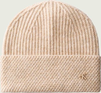 Czapka zimowa damska Calvin Klein ze sklepu: Gomez Fashion Store w kategorii: Czapki zimowe damskie - zdjęcie 874714-BD9-10338_CK265W00001610V