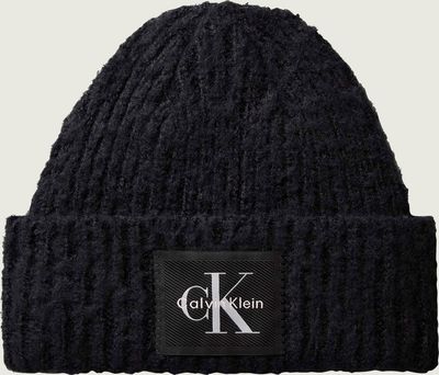 Czapka zimowa damska Calvin Klein ze sklepu: Gomez Fashion Store w kategorii: Czapki zimowe damskie - zdjęcie 874714-BD9-10338_CK265W000059544