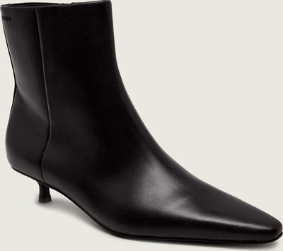 Botki na jesień Calvin Klein ze sklepu: Gomez Fashion Store w kategorii: Botki - zdjęcie 874714-BD9-10338_CK265W000073C67
