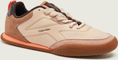 Buty sportowe damskie na wiosnę Calvin Klein ze sklepu: Gomez Fashion Store w kategorii: Buty sportowe damskie - zdjęcie 874714-BD9-10338_CK265W000092Y64