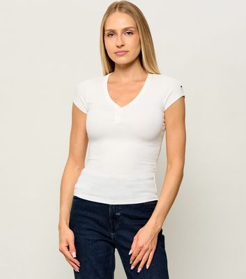 Bluzka damska na wiosnę Tommy Jeans ze sklepu: Gomez Fashion Store w kategorii: Bluzki damskie - zdjęcie 874714-BD9-10338_TM265W000089A07