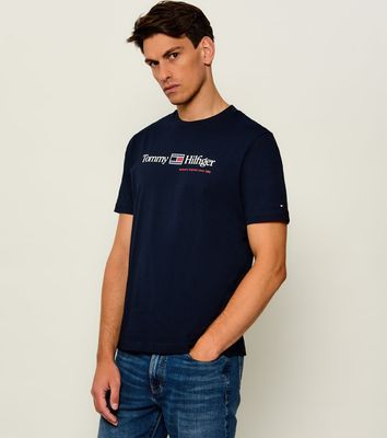 T-shirt męski w stylu młodzieżowym Tommy Hilfiger ze sklepu: Gomez Fashion Store w kategorii: T-shirty męskie - zdjęcie 874714-BD9-10338_TH265M000085F23