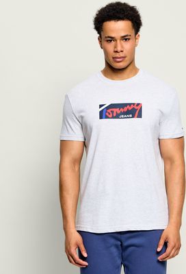 T-shirt męski wiosenny Tommy Jeans ze sklepu: Gomez Fashion Store w kategorii: T-shirty męskie - zdjęcie 874714-BD9-10338_TM265M000064197
