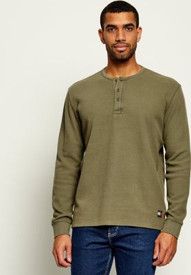 T-shirt męski jesienny Tommy Jeans ze sklepu: Gomez Fashion Store w kategorii: T-shirty męskie - zdjęcie 874714-BD9-10338_TM265M000098ZH4