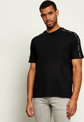 T-shirt męski na wiosnę Calvin Klein Jeans ze sklepu: Gomez Fashion Store w kategorii: T-shirty męskie - zdjęcie 874714-BD9-10338_CJ265M000006C64