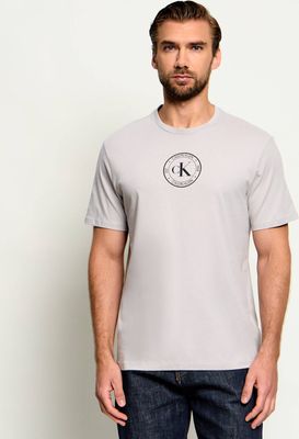 T-shirt męski młodzieżowy Calvin Klein Jeans ze sklepu: Gomez Fashion Store w kategorii: T-shirty męskie - zdjęcie 874714-BD9-10338_CJ265M00001652E