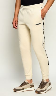Spodnie męskie EA7 ze sklepu: Gomez Fashion Store w kategorii: Spodnie męskie - zdjęcie 874714-BD9-10338_E7265M000252D65