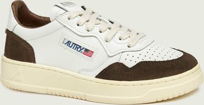 Buty sportowe damskie na wiosnę Autry ze sklepu: Gomez Fashion Store w kategorii: Buty sportowe damskie - zdjęcie 874714-BD9-10338_AU264W000003045