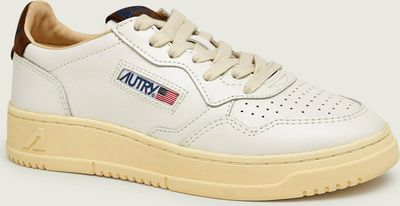 Buty sportowe damskie na wiosnę Autry ze sklepu: Gomez Fashion Store w kategorii: Buty sportowe damskie - zdjęcie 874714-BD9-10338_AU264W000004042