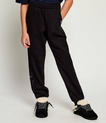 Spodnie chłopięce na jesień EA7 ze sklepu: Gomez Fashion Store w kategorii: Spodnie chłopięce