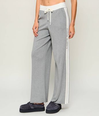 Spodnie damskie na wiosnę Elisabetta Franchi ze sklepu: Gomez Fashion Store w kategorii: Spodnie damskie - zdjęcie 874714-BD9-10338_EF264W000113196