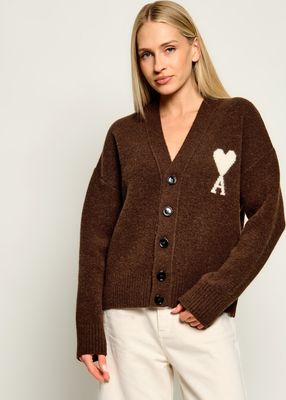 Sweter damski AMI Paris ze sklepu: Gomez Fashion Store w kategorii: Swetry damskie - zdjęcie 874714-BD9-10338_AI265W000030071