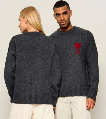 Sweter damski AMI Paris ze sklepu: Gomez Fashion Store w kategorii: Swetry damskie - zdjęcie 874714-BD9-10338_AI265U000007006