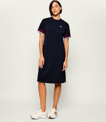 Sukienka prosta na wiosnę Fred Perry ze sklepu: Gomez Fashion Store w kategorii: Sukienki - zdjęcie 874714-BD9-10338_FR265W000020008